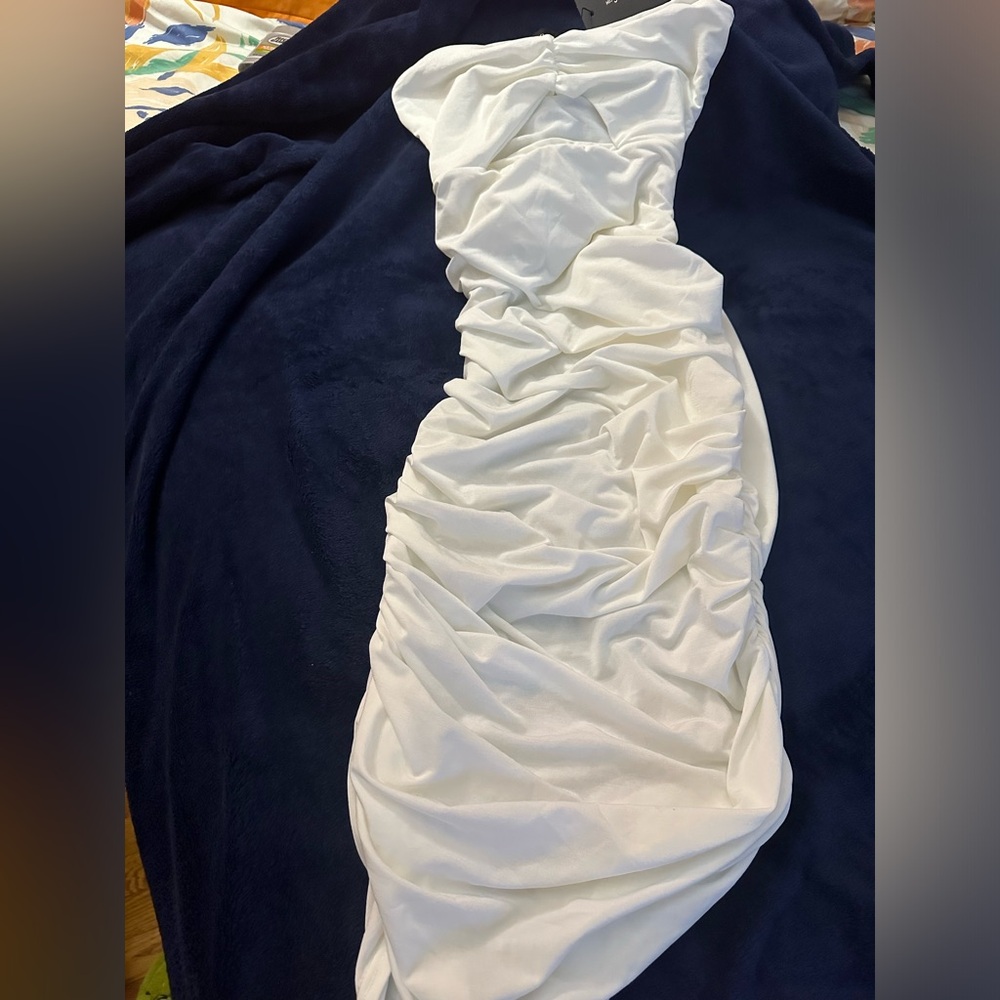 Prettylittlethings size USA 6 White tube dress